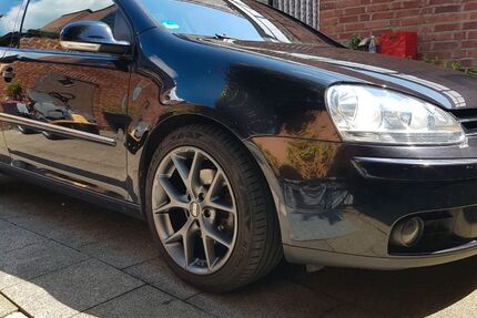 VW Golf 109.000 km 4.990 &euro; Neuss 41472