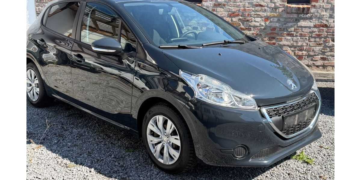 Peugeot 208 64.566 km 5.990 &euro; Düsseldorf 40231