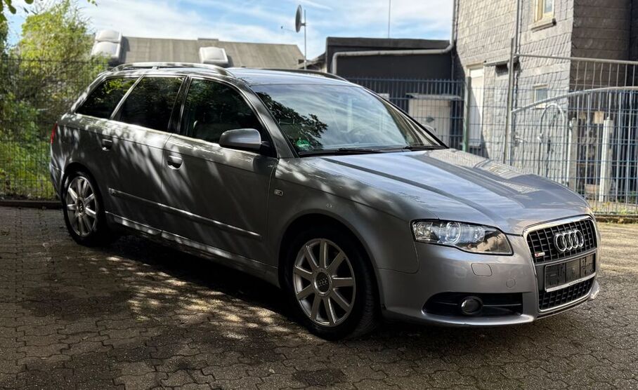 Audi A4 132.000 km 7.900 € Remscheid 42855