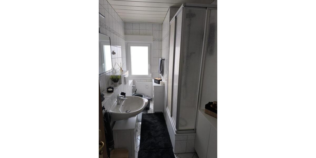 Etagenwohnung Leverkusen Bürrig - 2.5 Zimmer, 66 m&sup2;, 650&euro; | Angebot:25840842