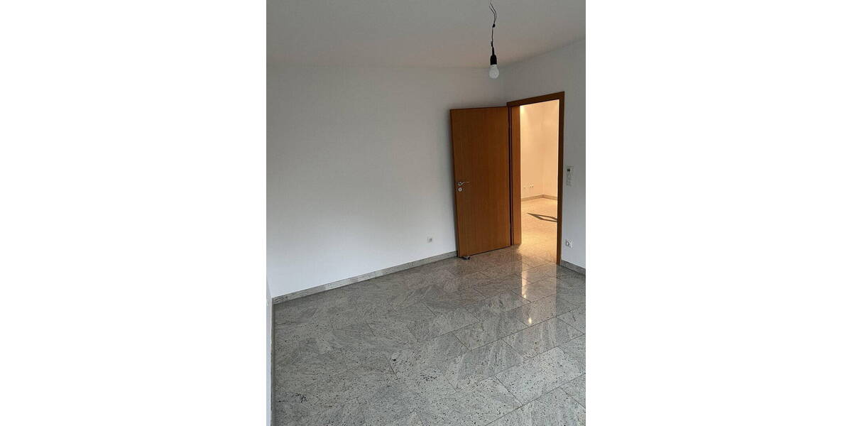 Etagenwohnung Köln Volkhoven/Weiler - 3 Zimmer, 83 m&sup2;, 1.350&euro; | Angebot:25969777