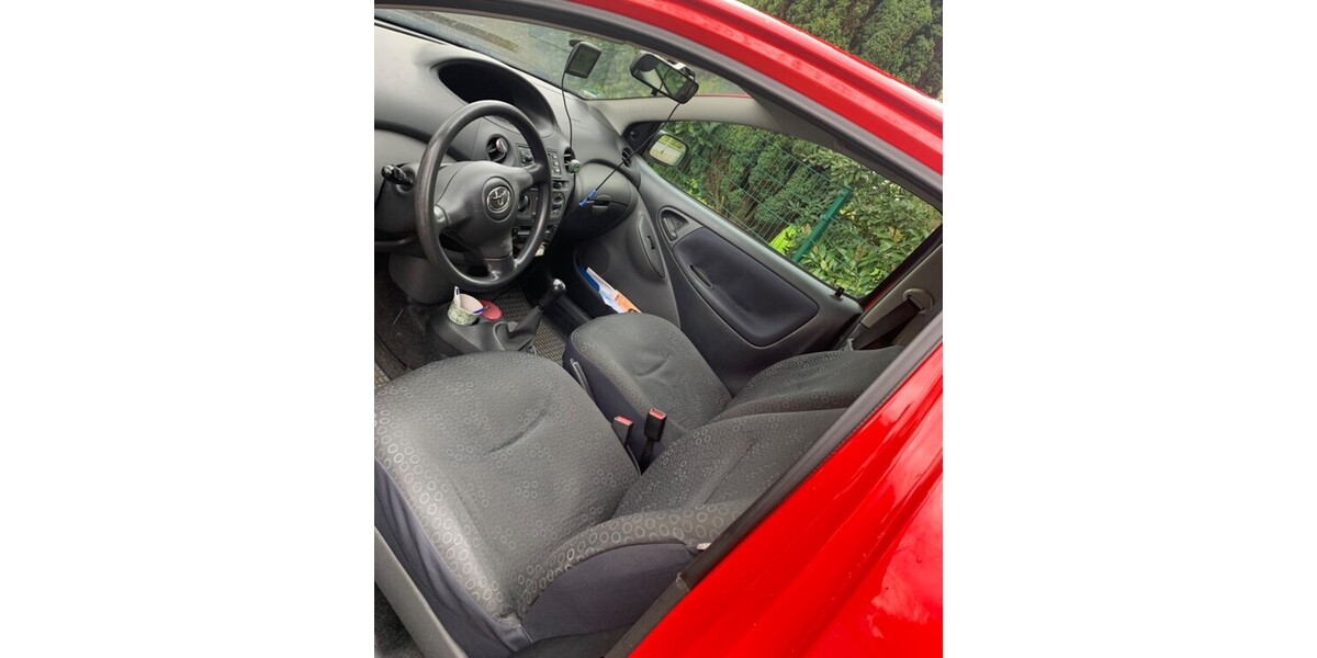 Toyota Yaris 240.000 km 2.200 &euro; Solingen 42651