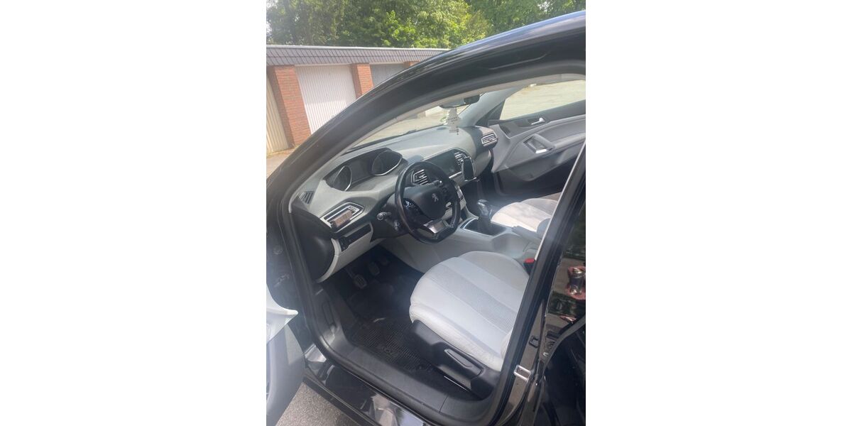 Peugeot 308 118.500 km 5.000 &euro; Neuss 41464