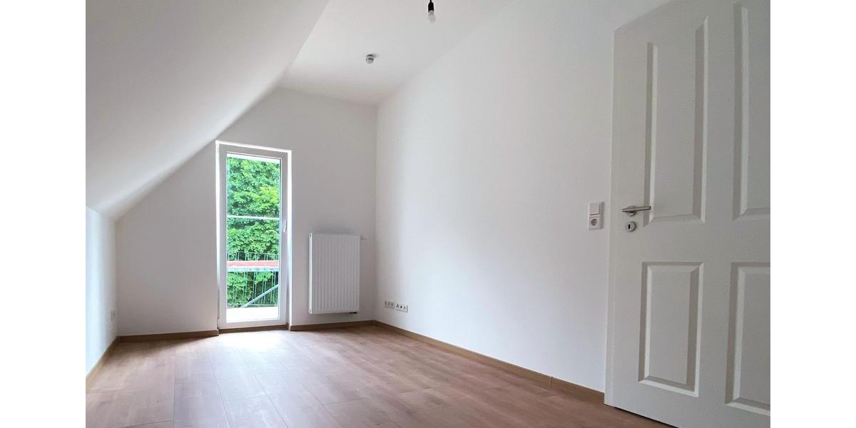 Dachgeschoßwohnung Wuppertal Dönberg - 3 Zimmer, 64 m&sup2;, 770&euro; | Angebot:27572258