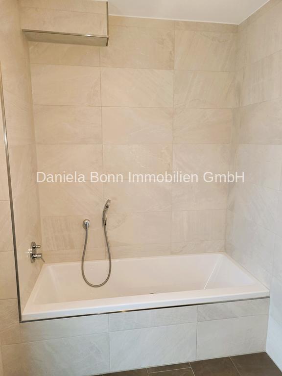 Hochwertige und top ausgestattete 3 Zimmer Wohnung + Aufzug und Garagenstellplatz mitten in Pulheim! zimmer