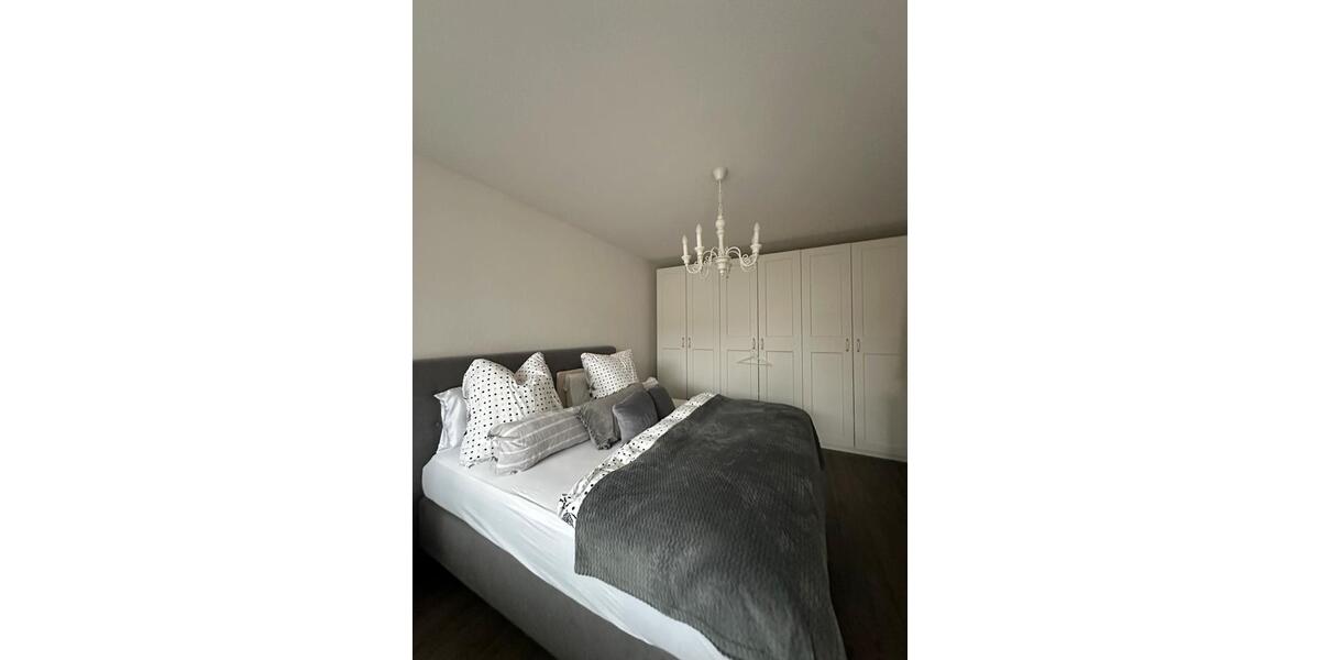 Etagenwohnung Köln Nippes - 2 Zimmer, 72 m&sup2;, 1.950&euro; | Angebot:25968674