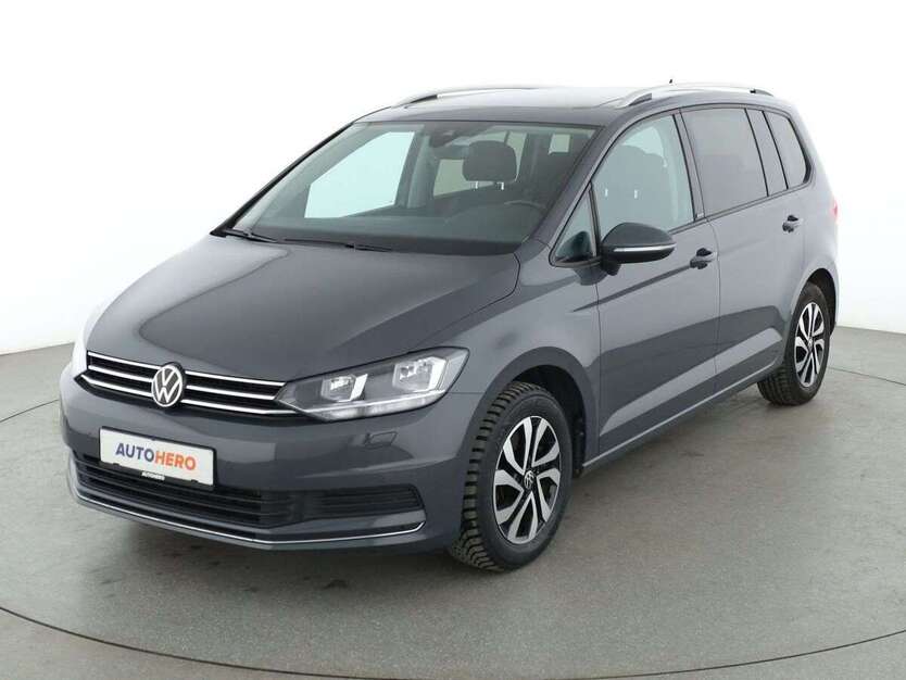 VW Touran 82.992 km 24.390 € Köln 50739