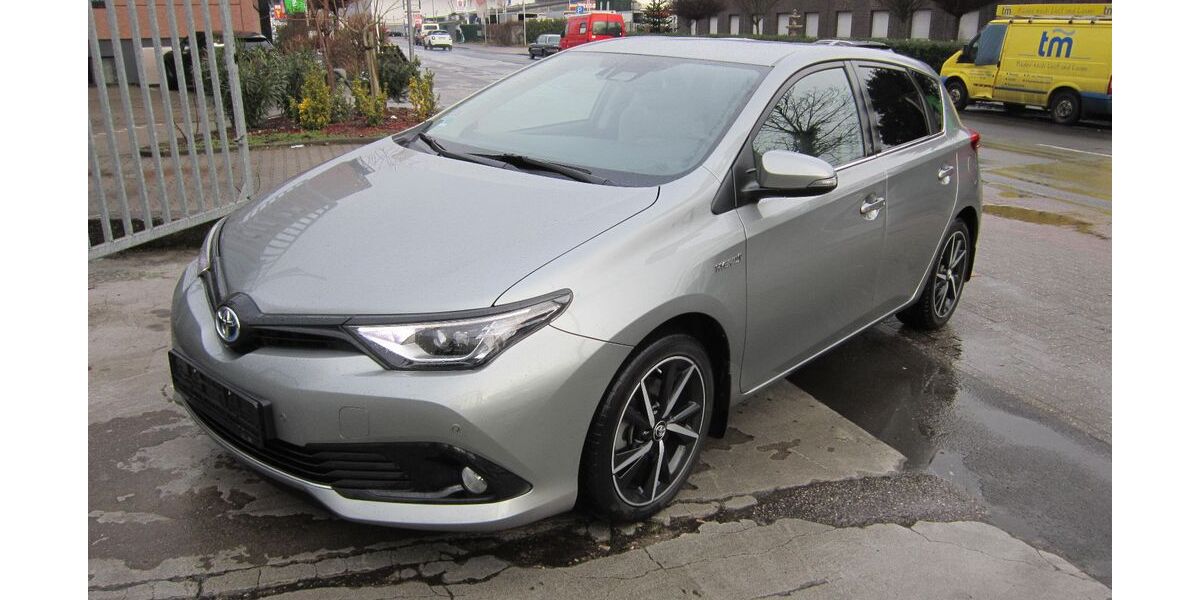 Toyota Auris 123.100 km 14.990 &euro; Köln 51105