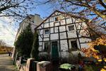 Geräumiges 12-Zimmer Einfamilienhaus mit Anbau und großem Garten