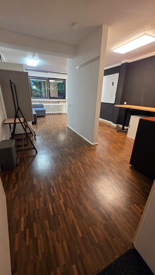 Bürozimmer mit separatem Zugang [32qm] zimmer