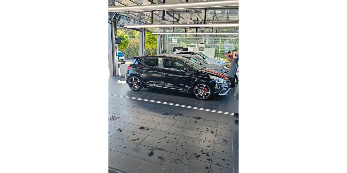 Renault Clio 97.000 km 12.890 &euro; Neuss 41468