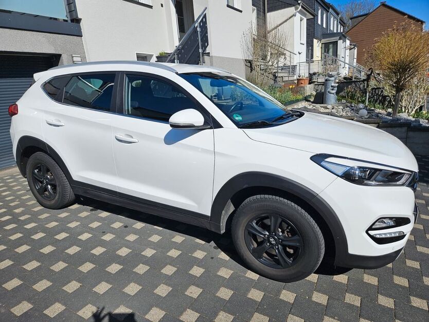 Hyundai TUCSON 105.500 km 14.900 € Wuppertal 42279