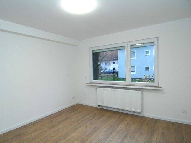 Düsseldorf-Unterrath: 3-Zimmer ETW mit Küche, Bad u. Flur ... plus 27 m² Nutzfläche im UG inkl. Gartennutzung ... Erstbezug nach Totalsanierung 3 zimmer