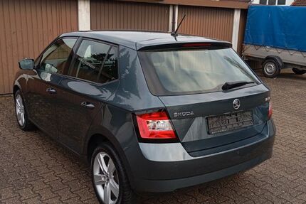 Skoda Fabia 140.890 km 6.400 &euro; Köln 51145