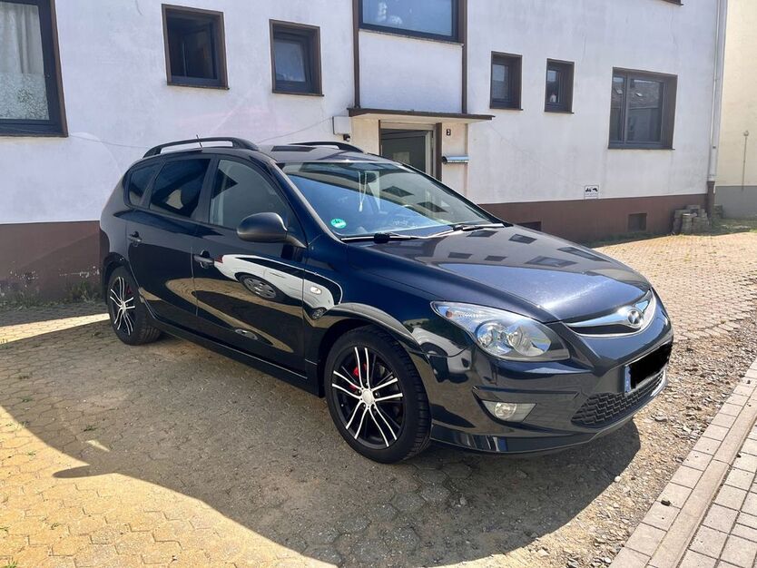 i30