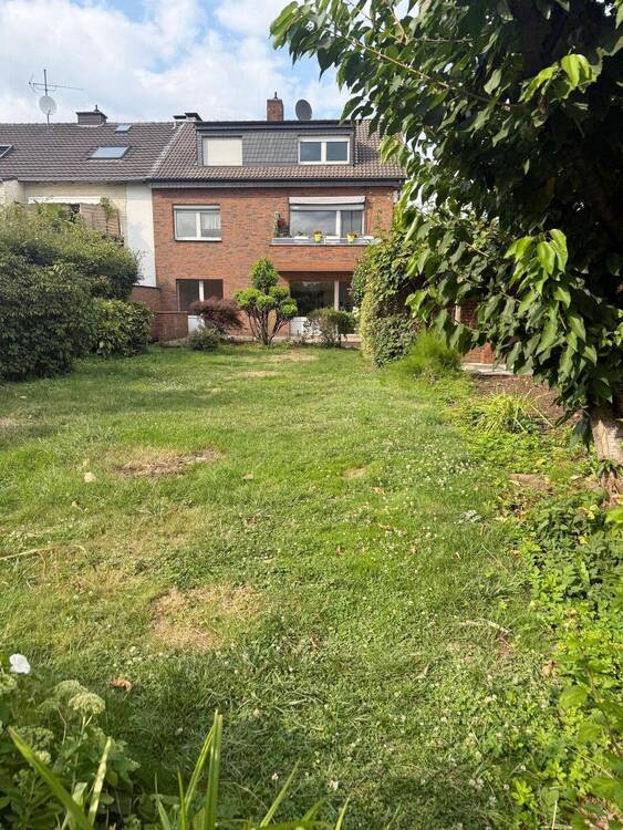 Charmantes Dreifamilienhaus in bester Lage von Baumberg. 9 zimmer