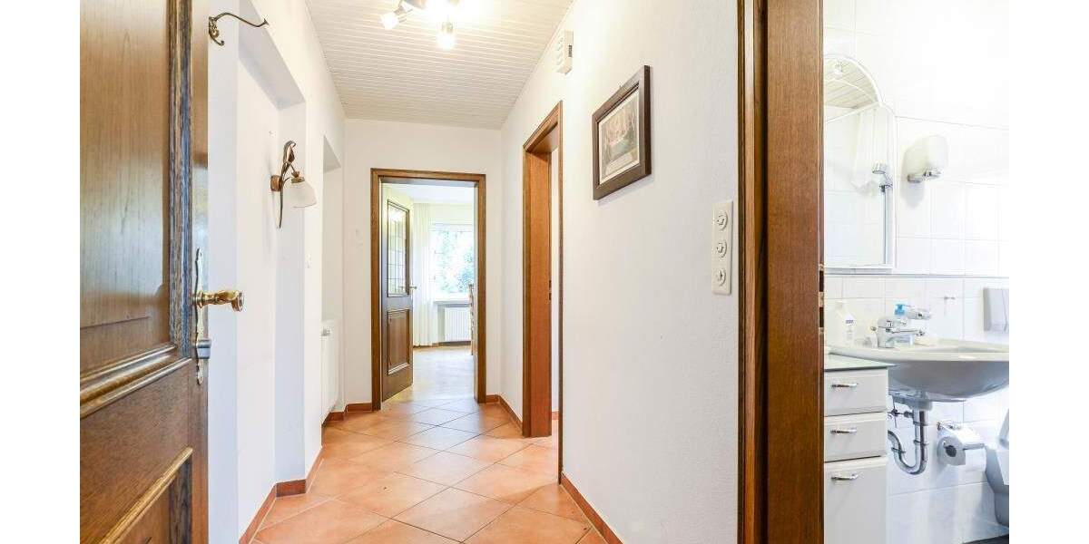 Mehrfamilienhaus, Wohnhaus Leverkusen Lützenkirchen - 6 Zimmer, 146 m&sup2;, 550.000&euro; | Angebot:23986761