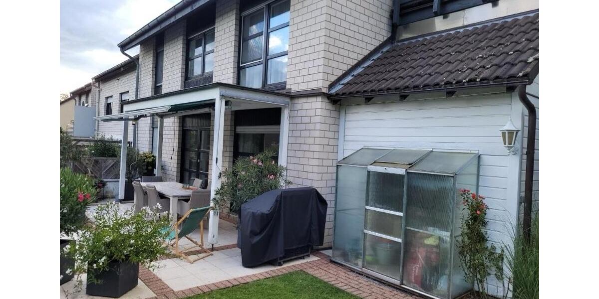 Wohnung wie ein Haus im Haus mit Garten und Pool zimmer