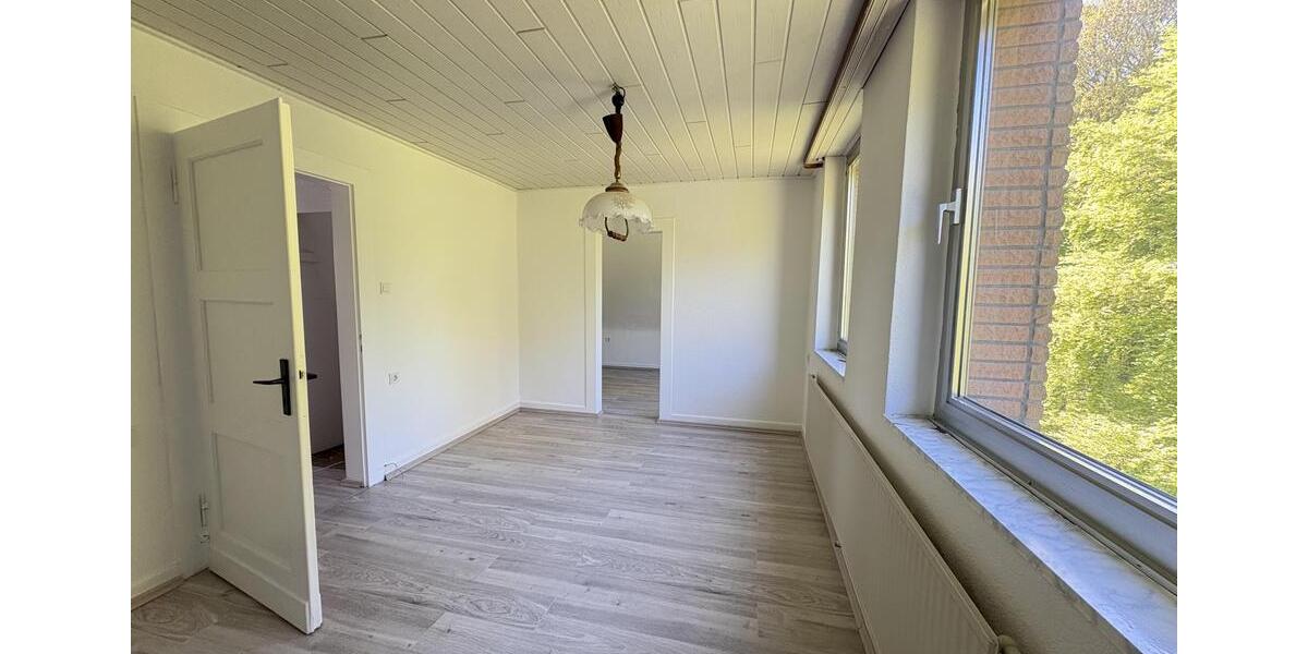 Dachgeschoßwohnung Solingen Ohligs - 2.5 Zimmer, 60 m&sup2;, 700&euro; | Angebot:23585070