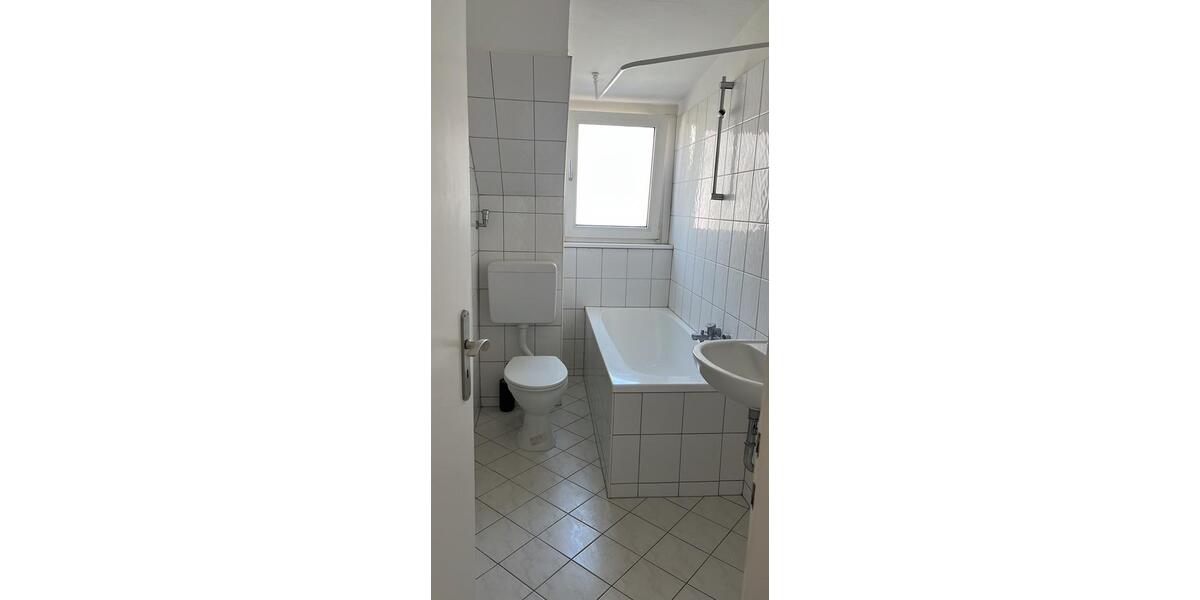 Dachgeschoßwohnung Düsseldorf Niederkassel - 3 Zimmer, 75 m&sup2;, 1.450&euro; | Angebot:27602962