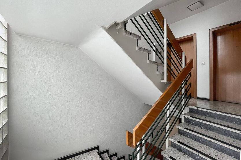 4,5 Zimmer - Balkon - Tiefgarage - freigezogen