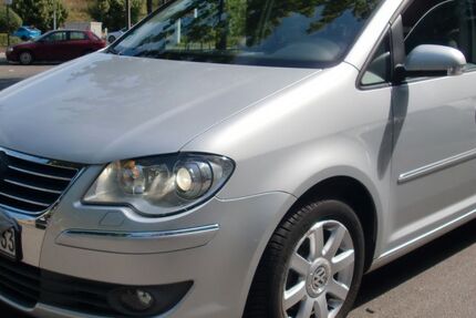 VW Touran 225.441 km 2.899 € köln 51103