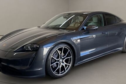 Porsche Taycan 26.877 km 71.800 &euro; Köln 50823
