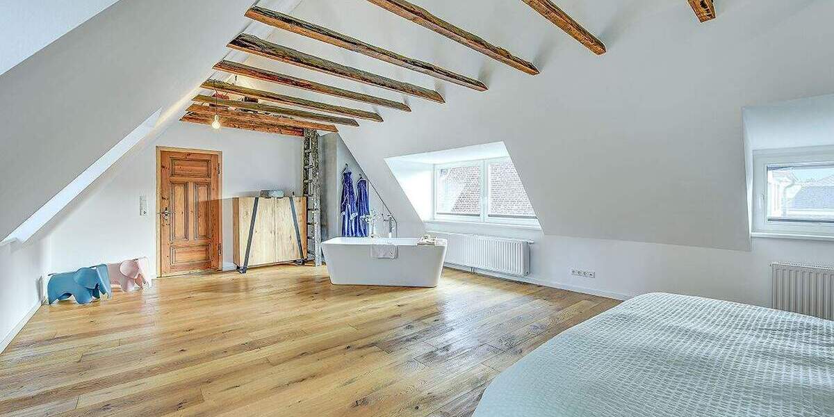 Mehrfamilienhaus, Wohnhaus Mettmann - 9 Zimmer, 307 m&sup2;, 3.700&euro; | Angebot:25733775