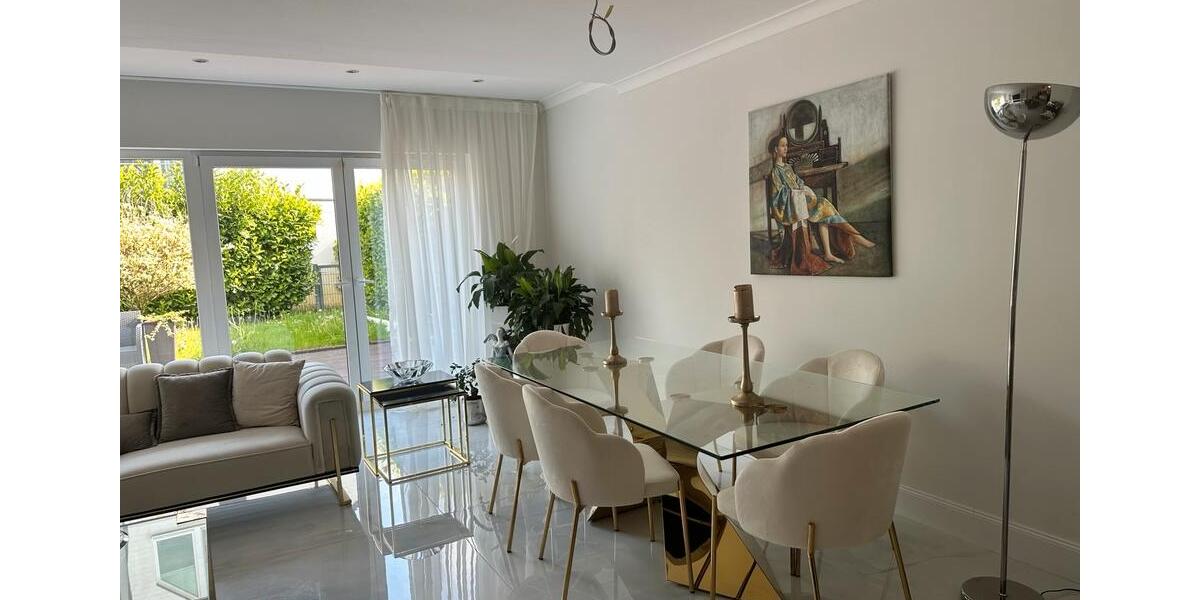 Reihenhaus Düsseldorf Stadtbezirk 7 - 6 Zimmer, 166 m&sup2;, 3.300&euro; | Angebot:27615910