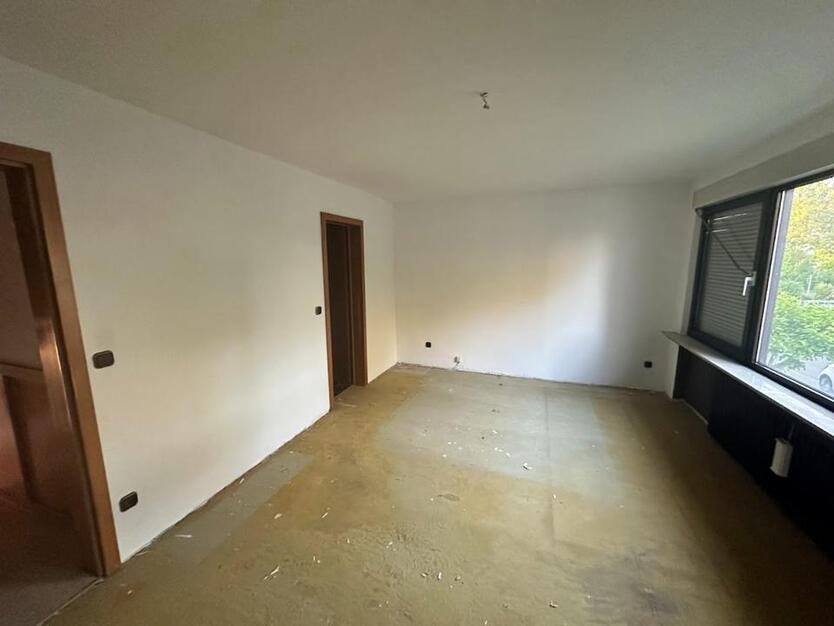 Split-Level Reihenmittelhaus mit Garten und Garage zimmer