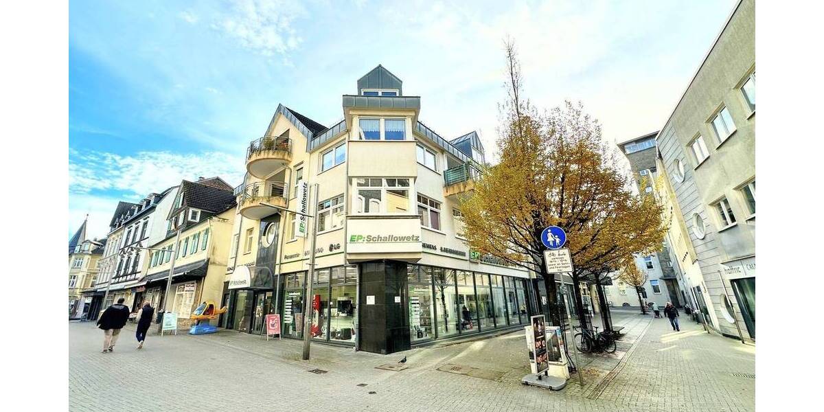 Großzügige 3,5-Zimmer-Dachgeschosswohnung mit Balkon, zwei Bädern und Ausbaupotenzial im Dachboden 3 zimmer