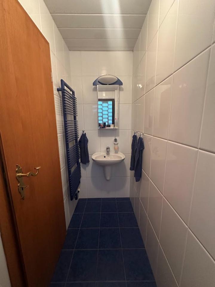 Split-Level Reihenmittelhaus mit Garten und Garage zimmer