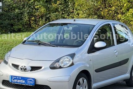 Toyota Aygo (X) 105.000 km 2.990 &euro; Solingen 42659