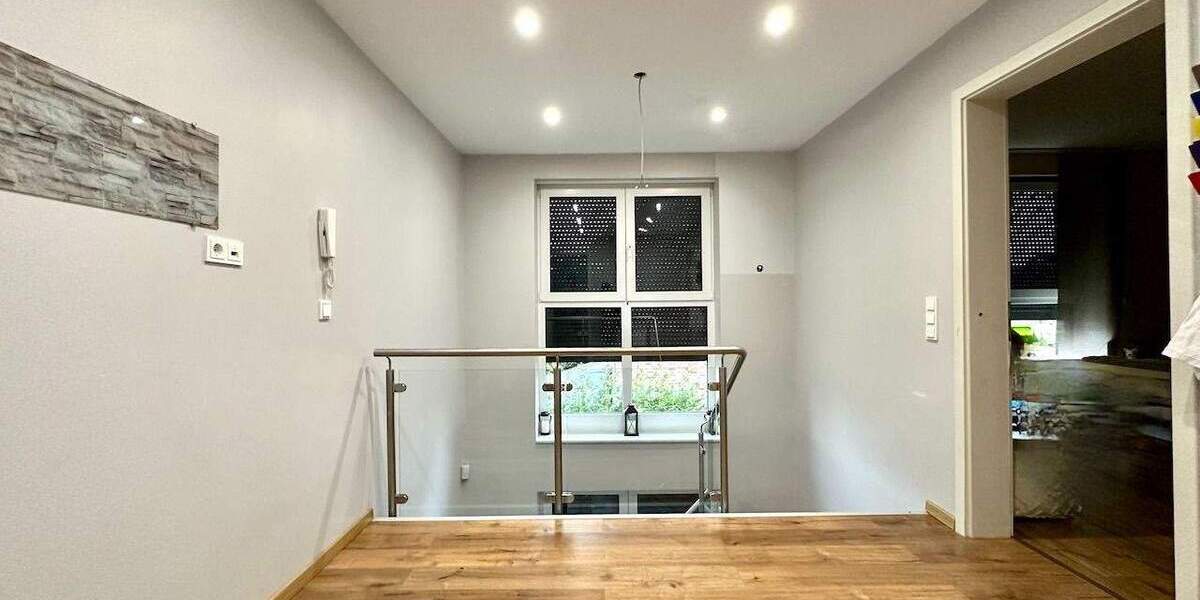 Einfamilienhaus Neuss Stadionviertel - 7 Zimmer, 255 m&sup2;, 998.000&euro; | Angebot:23852464