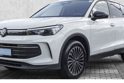 VW Tiguan 26.516 km 30.590 &euro; Düsseldorf 40474