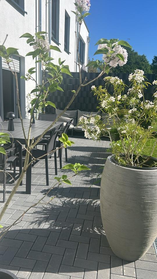 Neubau-Reihenendhaus mit Dachterasse, Garten & Garage in Solingen