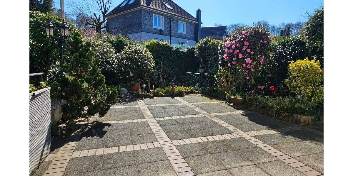 Einfamilienhaus Solingen Gräfrath - 3 Zimmer, 140 m&sup2;, 1.680&euro; | Angebot:26502717