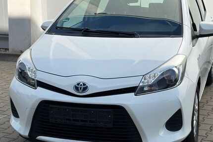 Toyota Yaris 78.000 km 9.690 &euro; Düsseldorf - Bezirk 8 40231