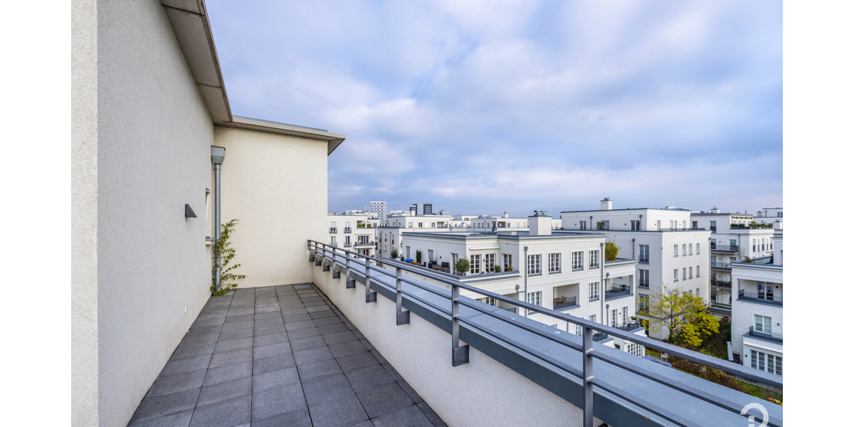 Wohnen in hochwertigem Ambiente mit internationalem Flair. Möblierte 2 Zimmer-Dachterrassen-Wohnung - Einfamilienhaus Düsseldorf Heerdt | Angebot:26645368
