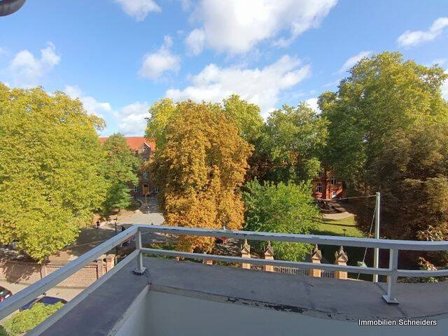 Düsseldorf-Oberbilk, Heerstraße 27 - Komplett sanierte Wohnung mit 2 Balkonen + Küchenzeile ab Oktober zu mieten !!
