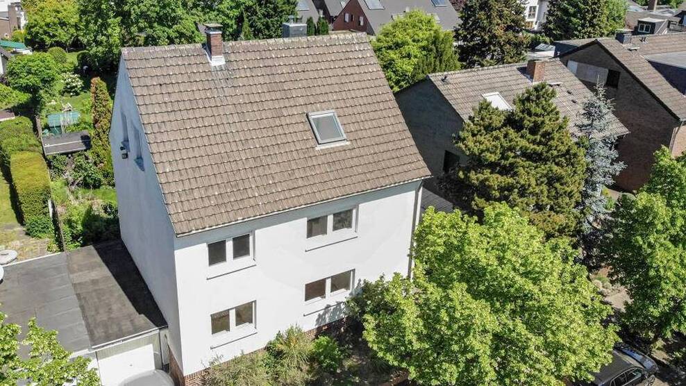Ein- bis Zweifamilien-Stadthaus mit Renovierungsbedarf * gefragte und ruhige Citylage * ca. 168 m² Wfl. * ca. 463 m² ...