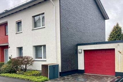 Haus Remscheid Reinshagen - 8 Zimmer, 130 m&sup2;, 1.400&euro; | Angebot:25961564