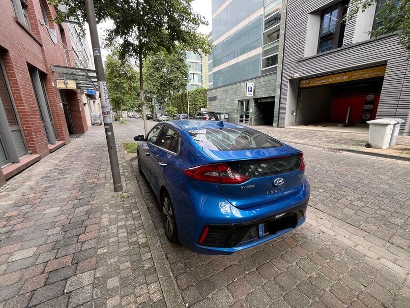 Hyundai IONIQ 83.000 km 13.900 € Düsseldorf 40212