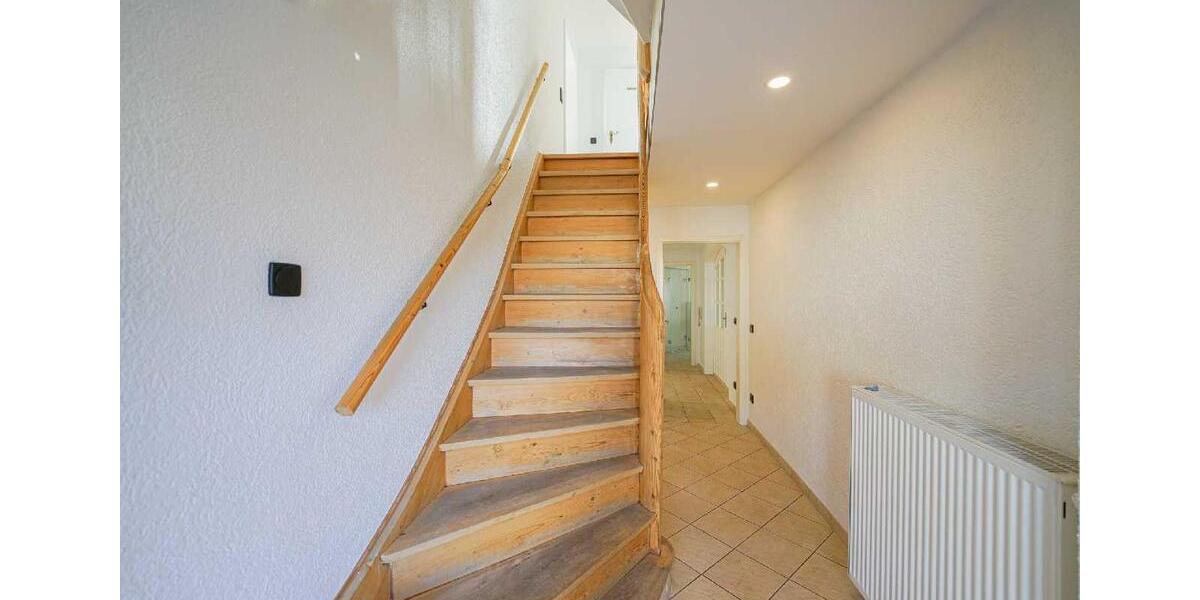 Einfamilienhaus Ratingen Tiefenbroich - 5 Zimmer, 220 m&sup2;, 2.500&euro; | Angebot:24815445