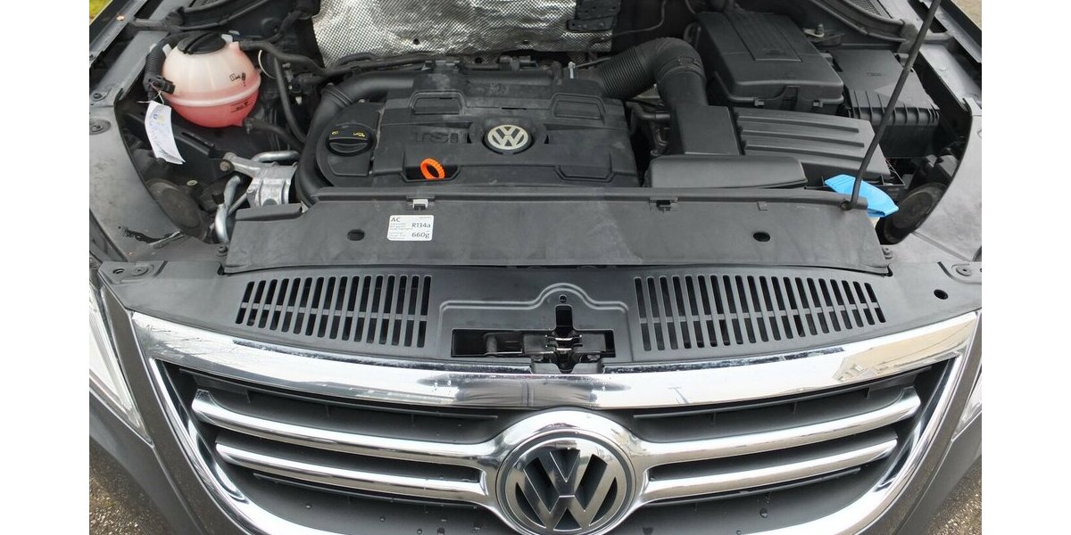 VW Tiguan TEAM orig.ATM ca 52 tkm XENON AHK PARKPILOT 112.432 km 10.908 € Köln 50858