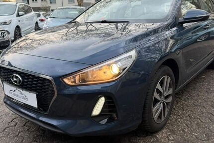Hyundai i30 180.000 km 9.999 &euro; Köln (Ostheim) 51107