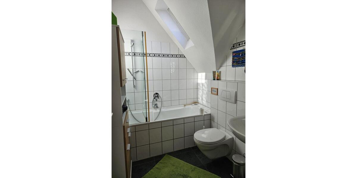 Dachgeschoßwohnung Remscheid Lüttringhausen - 3 Zimmer, 95 m&sup2;, 720&euro; | Angebot:24839162