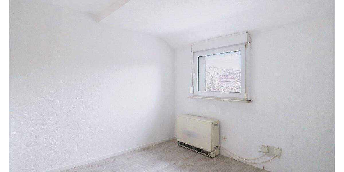 Mehrfamilienhaus, Wohnhaus Dormagen Dormagen-Mitte - 7 Zimmer, 147 m&sup2;, 330.000&euro; | Angebot:25689676