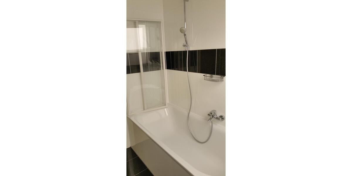 Dachgeschoßwohnung Ratingen - 2 Zimmer, 76 m&sup2;, 980&euro; | Angebot:27592738