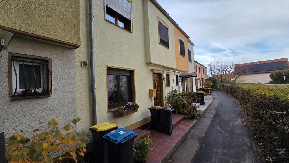 Reihenhaus Köln Chorweiler - 5 Zimmer, 97 m&sup2;, 390.000&euro; | Angebot:26993141